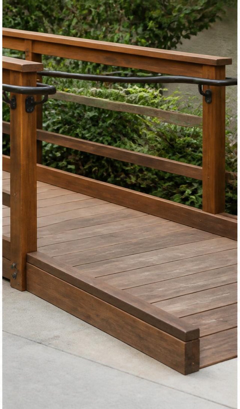 Level ramp landing with secure handrails and edge protection